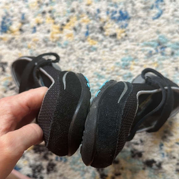 Skechers Relaxed Fit Memory Foam Shoes Mary Janes Black Size 5 Great condition - Picture 11 of 12